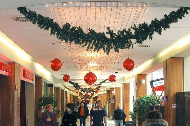 Indoor Decorations for Shopping Centers 07