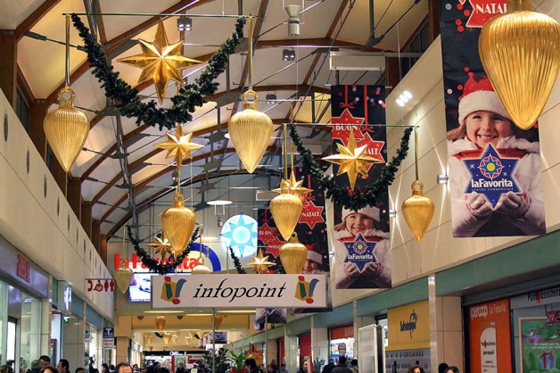 Indoor Decorations for Shopping Centers 10