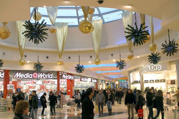 Indoor Decorations for Shopping Centers 13